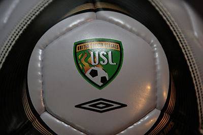 usl_umbro_dynamis_match_ball_2009_b.jpg