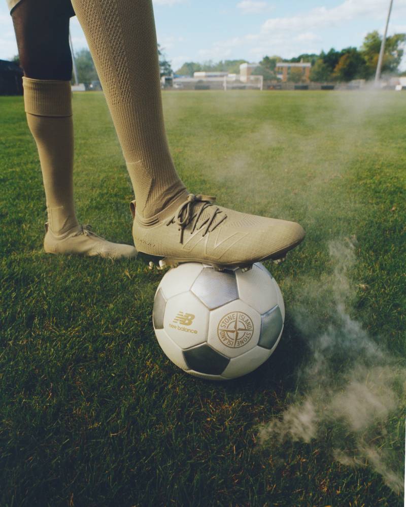 stone_island_x_new_balance_furon_v8_football_kit_a.jpg