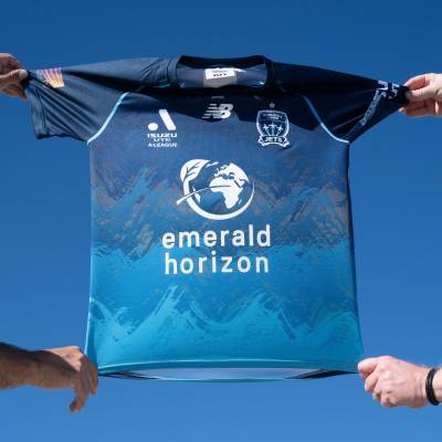 newcastle_jets_25_26_new_balance_third_kit_4.jpg