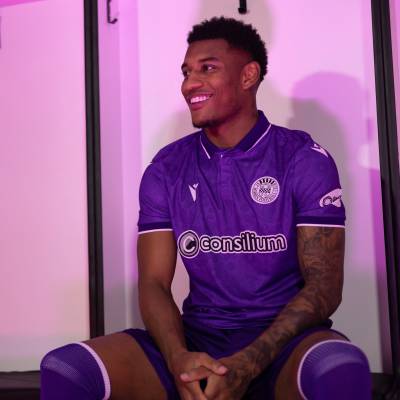 st_mirren_25_26_macron_third_kit_f.jpeg