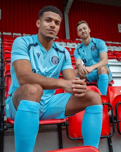 stevenage_25_26_macron_third_kit_01.jpg