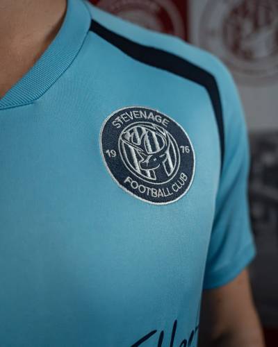 stevenage_25_26_macron_third_kit_10.jpg