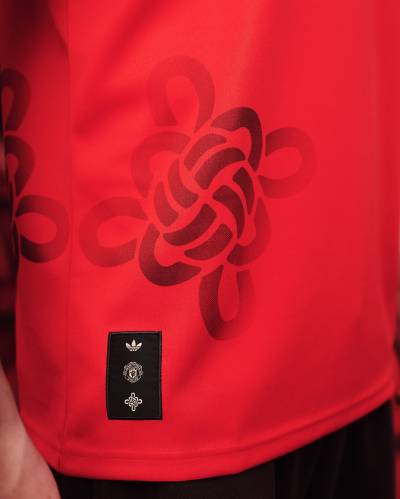 manchester_united_2025_adidas_cultural_story_jersey_d.jpg