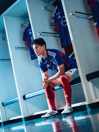 yokohama_f_marinos_2026_adidas_home_kit_h.jpg