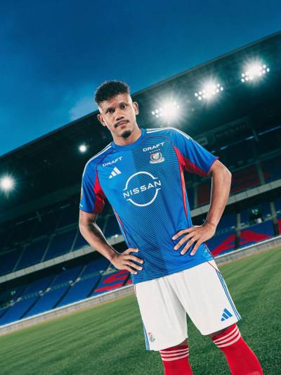 yokohama_f_marinos_2026_adidas_home_kit_i.jpg