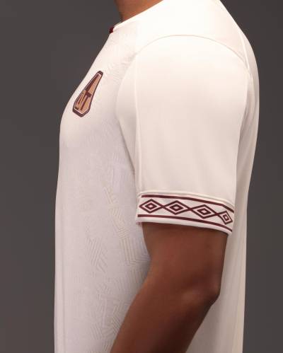 deportes_tolima_2026_umbro_away_kit_e.jpg