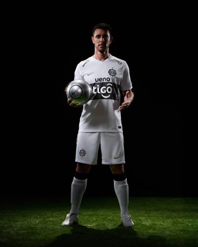 club_olimpia_2026_nike_home_kit_d.jpg