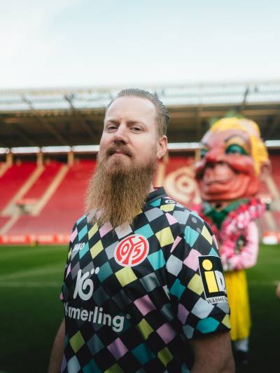 mainz_05_25_26_jako_carnival_shirt_c.jpg
