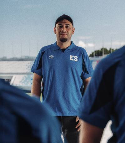 el_salvador_2026_umbro_home_kit_e.jpg