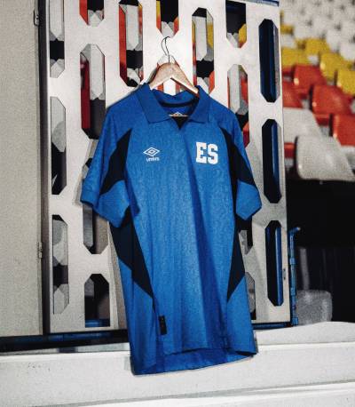 el_salvador_2026_umbro_home_kit_f.jpg