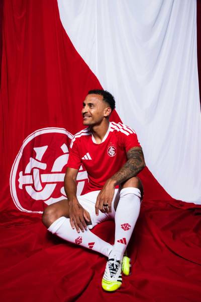 internacional_2026_adidas_home_kit_6.jpg