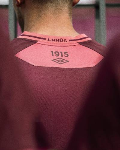 club_lanus_2026_umbro_home_kit_f.jpg