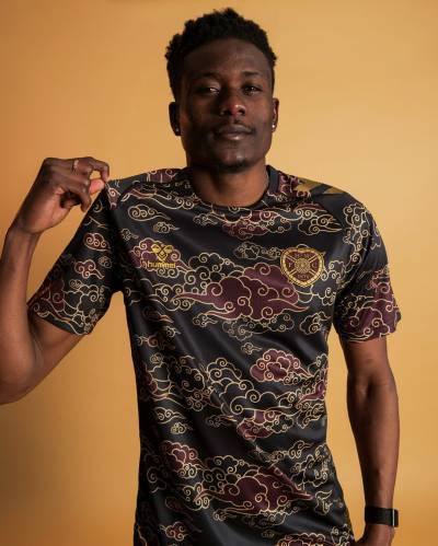 hearts_2026_hummel_lunar_new_year_pre_match_jersey_a1.jpg