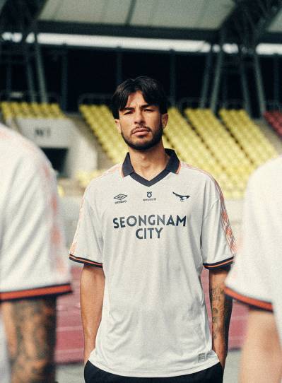 seongnam_2026_umbro_away_kit_6.jpg