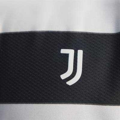 juventus_25_26_adidas_fourth_kit_06.jpg