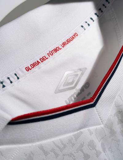 club_nacional_2026_umbro_home_kit_e.jpeg