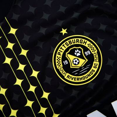 pittsburgh_riverhounds_2026_hummel_home_kit_c.jpg