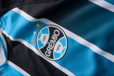gremio_2026_new_balance_home_kit_e.jpg