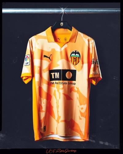 valencia_2026_puma_retro_matchday_jersey_a.jpg