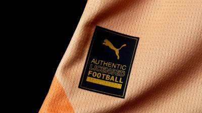 valencia_2026_puma_retro_matchday_jersey_d.jpg