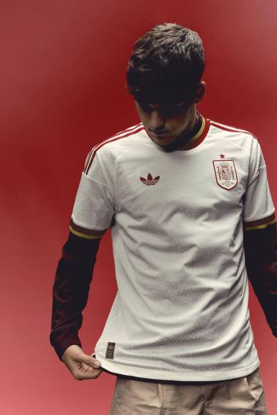 spain_2026_adidas_away_kit_a.jpg