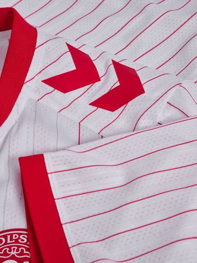 denmark_2026_hummel_away_kit_f.jpg