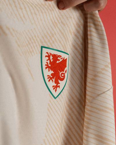 wales_2026_adidas_away_kit_e.jpg