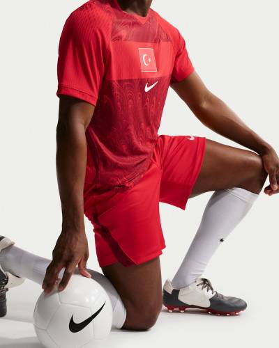 turkey_2026_nike_home_kit_3.jpeg