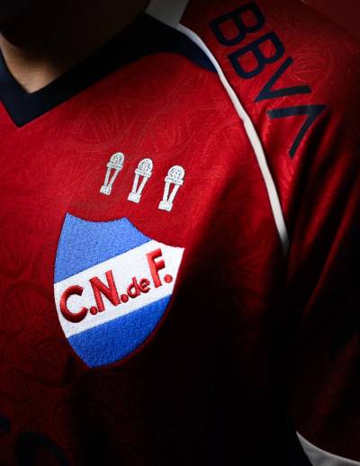 club_nacional_2026_umbro_away_kit_3b.jpg