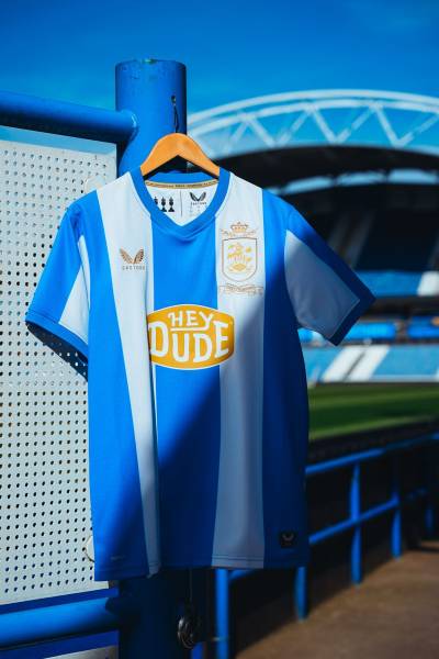 huddersfield_town_2025_26_thrice_champions_anniversary_shirt_a.jpg