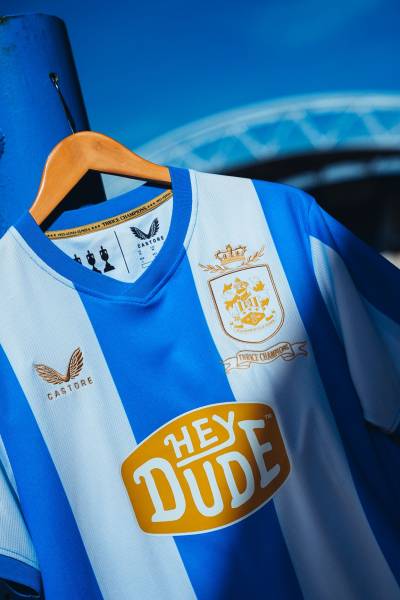 huddersfield_town_2025_26_thrice_champions_anniversary_shirt_b.jpg