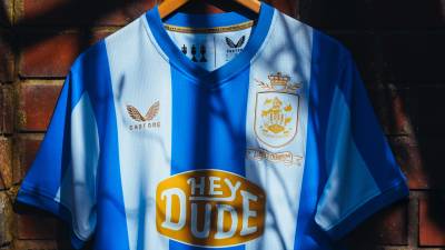 huddersfield_town_2025_26_thrice_champions_anniversary_shirt_c1.jpg