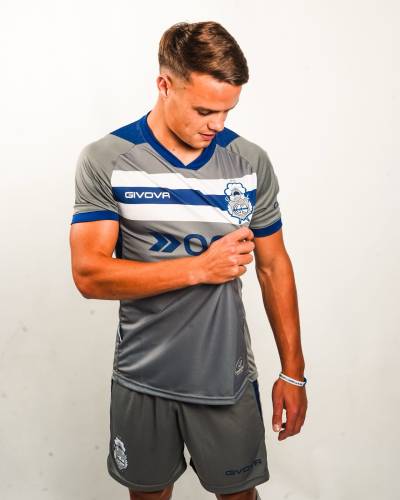 gimnasia_2026_givova_third_kit_b.jpg