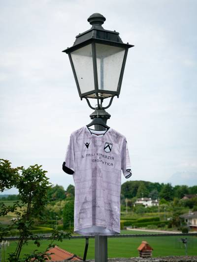 udinese_calcio_2025_26_50th_anniversary_earthquake_commemorative_match_jersey_12.jpeg