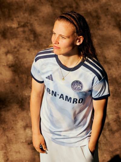 ajax_26_27_adidas_third_kit_e.jpg