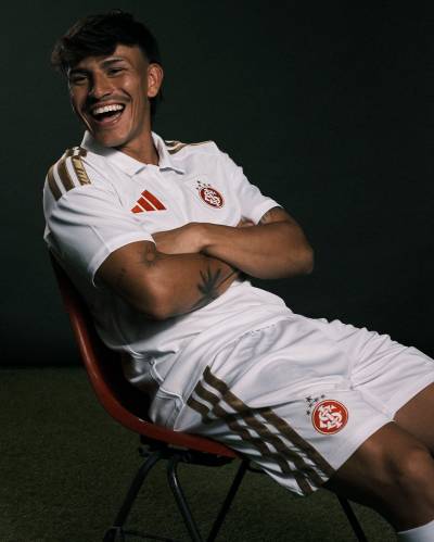 internacional_2026_adidas_away_kit_d.jpg