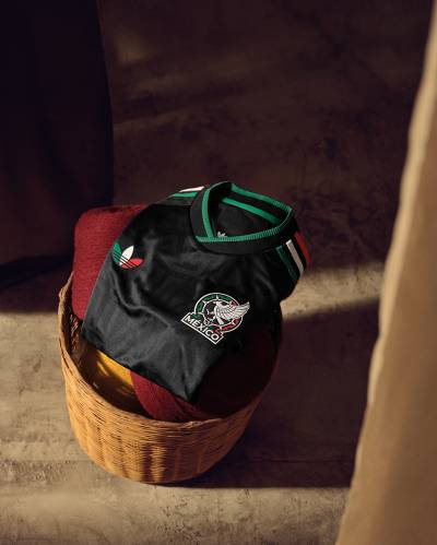 mexico_26_27_adidas_third_kit_6.jpg