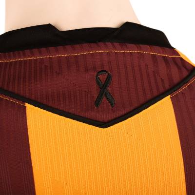 bradford_city_26_27_macron_home_kit_5.jpg