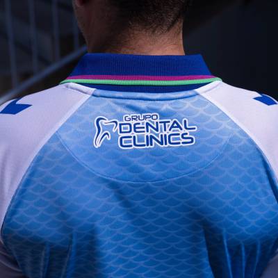 malaga_26_27_hummel_home_kit_d.jpg