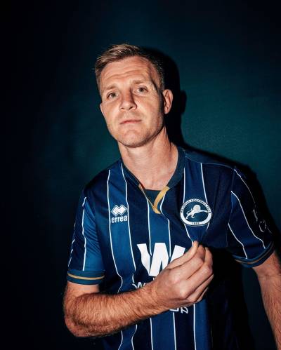 millwall_26_27_errea_home_kit_b.jpg