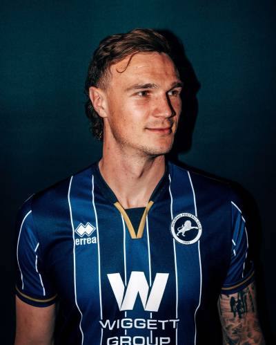 millwall_26_27_errea_home_kit_d.jpg