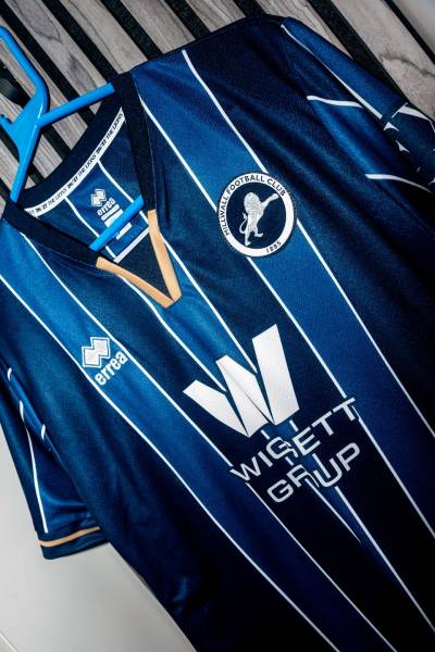millwall_26_27_errea_home_kit_d1.jpg