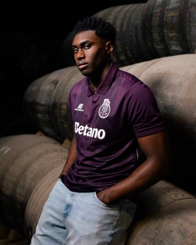 fc_porto_26_27_new_balance_away_kit_2.jpg
