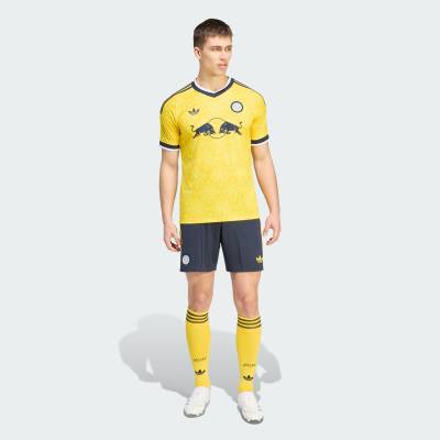 leeds_united_26_27_adidas_away_kit_6.jpg