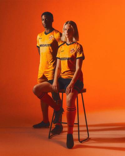 wolverhampton_wanderers_26_27_sudu_home_kit_1.jpg