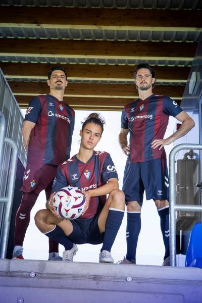 sd_eibar_26_27_hummel_home_kit_5.jpg
