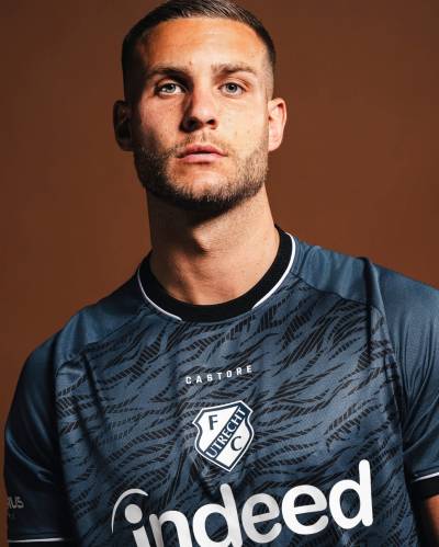 fc_utrecht_26_27_castore_away_kit_c.jpg