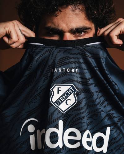 fc_utrecht_26_27_castore_away_kit_d.jpg