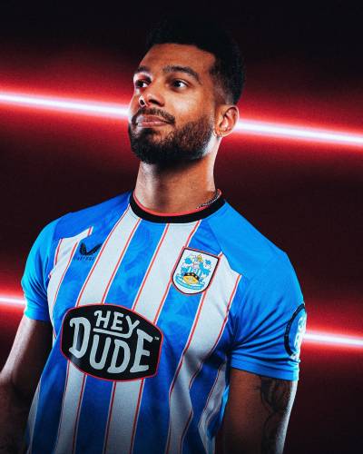 huddersfield_town_26_27_castore_home_kit_a.jpg
