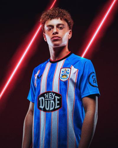huddersfield_town_26_27_castore_home_kit_b.jpg